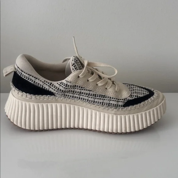 Dolce Vita Dolen Cream and Black Casual Shoes 7.5/8 - Picture 4 of 8